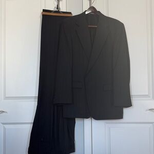 Haggar Men's Black Suit